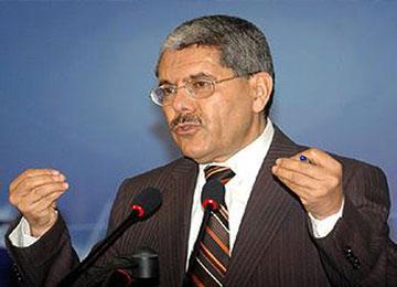 الهاشمي جيار يوبخ مسؤولي الشباب والرياضة بجيجل                                    عاين منشآت وهياكل قطاع التعليم العالي بسكيكدة