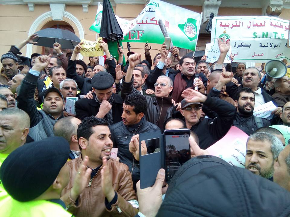 مسيرة حاشدة للتكتل النقابي بتيزي وزو