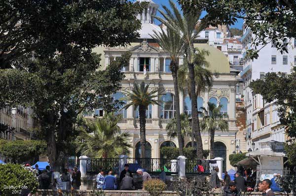 Un euro à 300 dinars en 2019