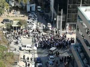 طلبة الصيدلة وطب الاسنان في مسيرة بتيزي وزو