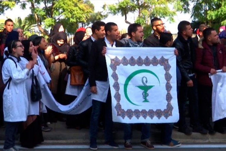 طلبة الصيدلة وطب الأسنان ب 8 ولايات في مسيرة بتيزي وزو