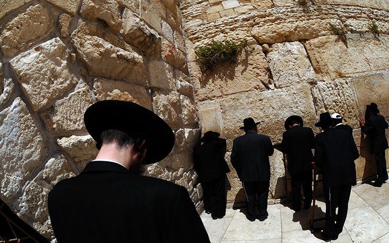 الصفحة الرسمية للطائفة الأحمدية تنشط من الكيان الصهيوني