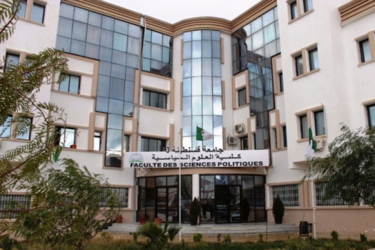 مسيرة تضامنية ل5 كليات مع طالب من قسم الصيدلة بجامعة قسنطينة 3