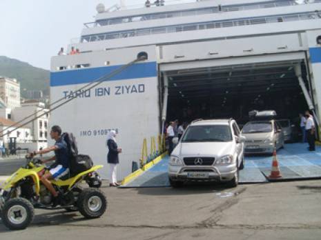 Course au meilleur chrono dans les ports                                    Délai de traitement des passagers