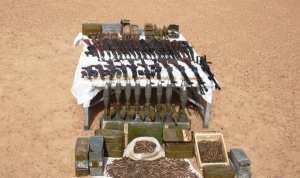 قوات الجيش تكشف مخبأ أسلحة وذخيرة في أدرار