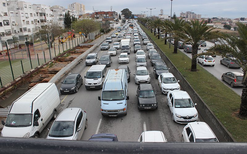 إذاعة خاصة لفك الخناق عن طرقات العاصمة قريبا