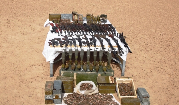 قوات الجيش تكشف مخبأ أسلحة وذخيرة في أدرار