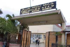 أساتذة يهددون بشل جامعة تيزي وزو لإستلام سكناتهم