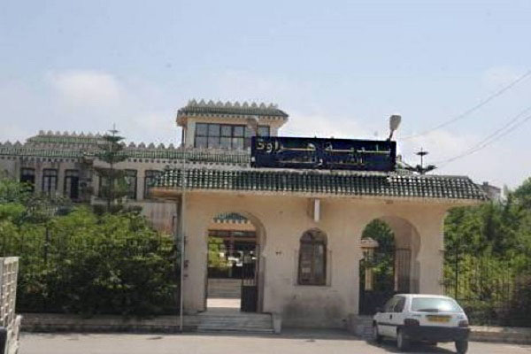 سكان هراوة يعانون من العزلة على بُعد أمتار من العاصمة