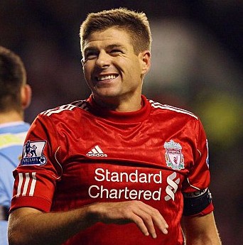 جيرارد : من غير العدل ان نضع اللوم على روني بفشل المنتخب الانجليزي