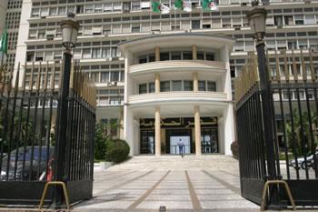 C'est toujours un gouvernement provisoire                                    L'ALGERIE À 3 JOURS DU CINQUANTENAIRE DE L'INDEPENDANCE