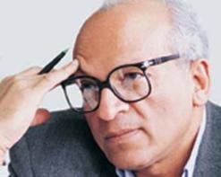 تعلمتُ اللغة العربية على يد أستاذي الجزائري                                    الكاتب المصري جمال الغيطاني ل