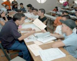 كل التفاصيل عن التسجيلات الجامعية للناجحين في بكالوريا 2012                                    التسجيلات الأولية تبدأ يوم 9 والتوجيهات والطعون من 22 إلى 24 جويلية