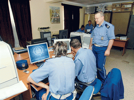 La police à l'assaut du web
