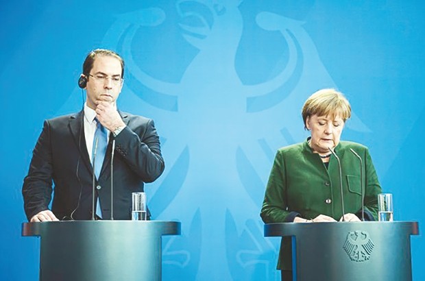 Angela Merkel en quête de soutiens pour lutter contre l'immigration