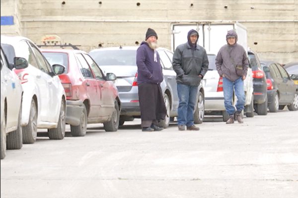 مواطنون يبيتون في مركباتهم لإجتياز المراقبة التقنية بوهران