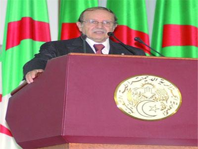 L'Algérie «pourrait se féliciter» du niveau de ses relations avec la France                                    Le président Bouteflika au journal le Monde