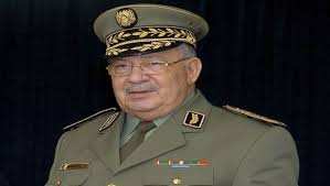 الفريق قائد صالح يشرع في زيارة عمل إلى الناحية العسكرية السادسة بتمنراست