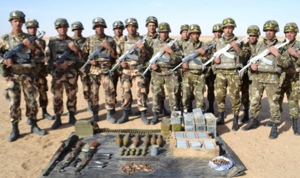 الجيش يكشف مخبأ للأسلحة والذخيرة في تمنراست