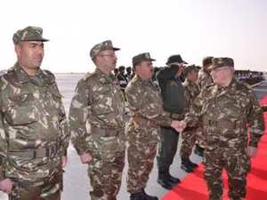 Gaïd Salah omniprésent sur le terrain