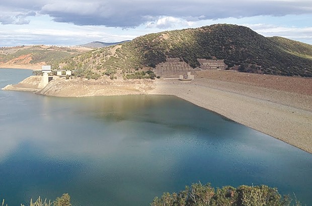 Le barrage de Bouhamdane à son plus bas niveau