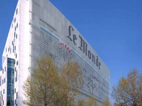 quand le gouvernement algérien chante sa gloire...                                    Il a acheté 16 pages dans le quotidien français le Monde