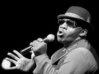 UN CONCERT EXCEPTIONNEL DE BLUES POUR LE CINQUANTENAIRE DE L'INDéPENDANCE                                    John Lee Hooker Jr déchaîne la foule