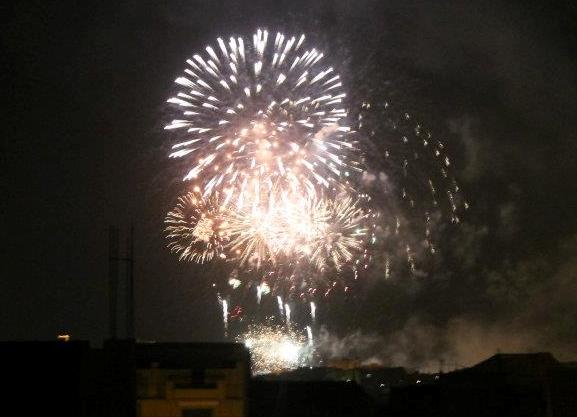 Spectacle de feux d'artifices à Sétif