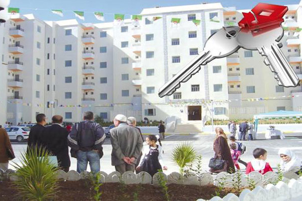 523 عائلة تتسلم مفاتيح سكناتها عبر 8 بلديات بالبويرة