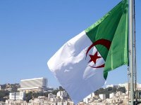 Cinquantenaire : plus de 50.000 emblèmes nationaux fleurissent la capitale