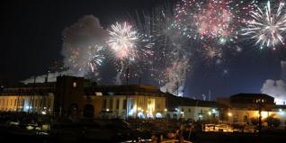 Alger illuminée de mille feux pour célébrer le cinquantenaire de l'indépendance