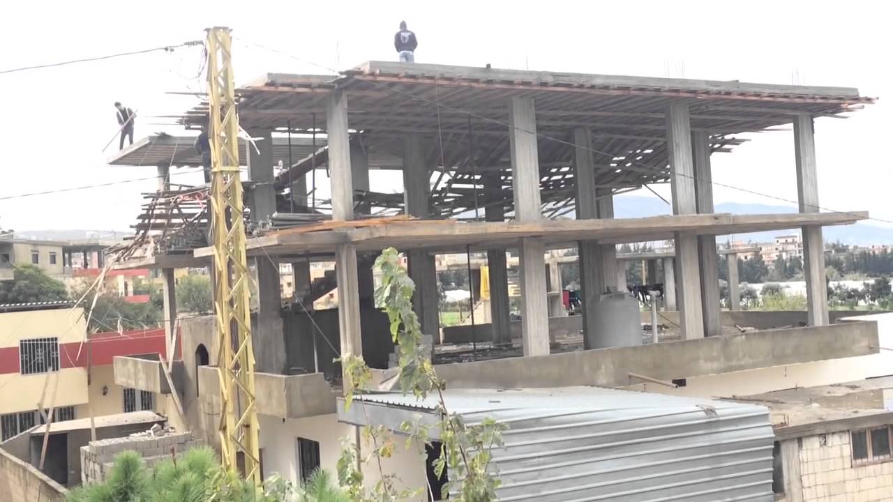 وفاة عامل في حادث سقوط عمود خشبي بغليزان