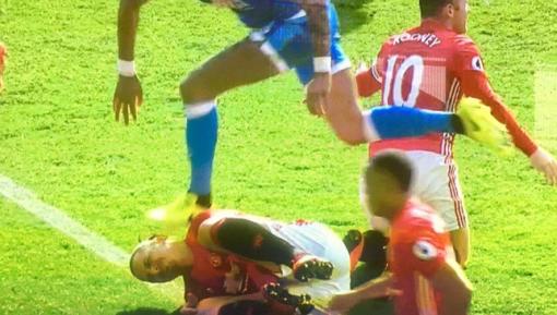 الإتحاد الإنجليزي يقسوا على تيرون مينغز