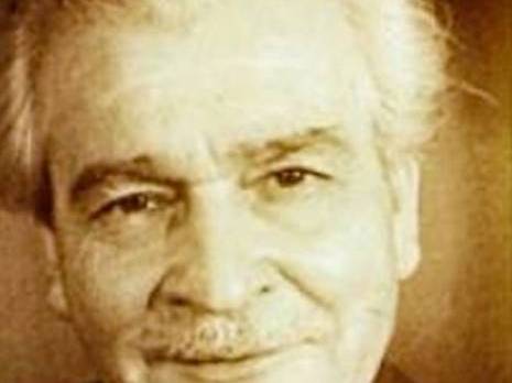 Rideau sur les étendards                                    Théâtre post-indépendance