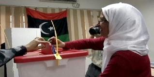 Les Libyens dans l'attente des résultats de leurs premières élections libres