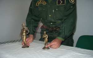 تفكيك شبكة لتهريب الآثار وحجز تماثيل وقطع نقدية في سوق أهراس