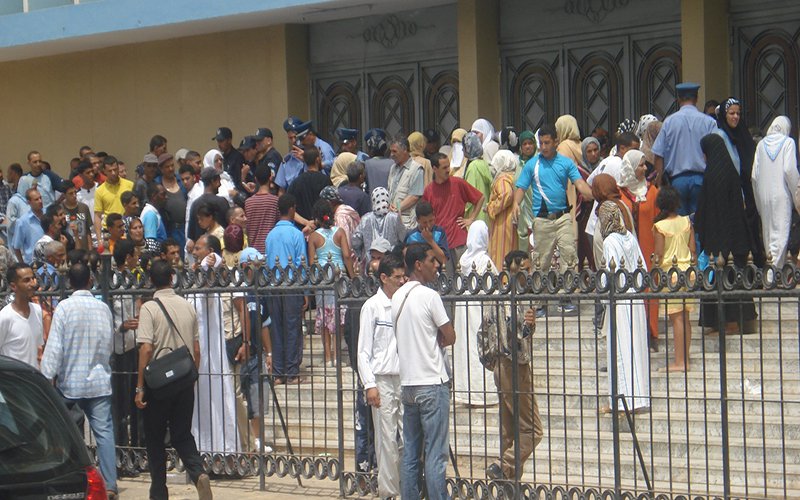 سكان سيدي خطاب في وقفة احتجاجية أمام مقر البلدية بغليزان