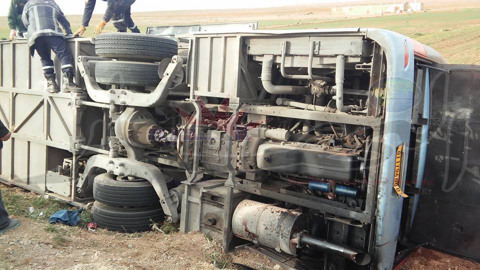 قتيل و10 جرحى في انقلاب حافلة لنقل المسافرين ببني سليمان في المدية