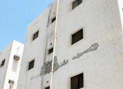 ظهور تشققات بعدد من العمارات الجديدة بجيجل