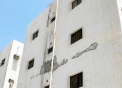 ظهور تشققات بعدد من العمارات الجديدة بجيجل