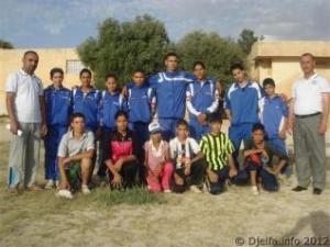 بعد تألق الفريق في البطولات الوطنية/ بطاقة فنية لعدائي نجوم ألعاب القوى بحاسي بحبح...و  الجلفة إنفو  تحاور البطل المغاربي المدرب  بقة الميلود ....