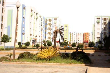 موازاة مع الاستعداد لعملية ترحيل ستمس قرابة 5 آلاف عائلة في سبتمبر                                    الشروع في توزيع 4 آلاف سكن تساهمي بالعاصمة