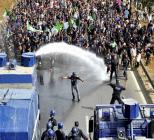 الشرطة توقف زحف الحرس البلدي على العاصمة                                    السلطة تتنكر لمن ساهموا في إنقاذ الجزائر