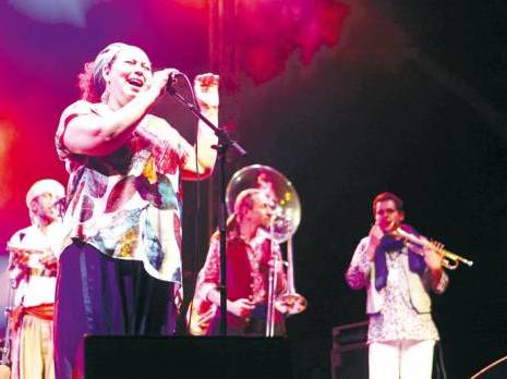 la touchia zidane en fanfare                                    5e édition du Festival international du diwan d'Alger