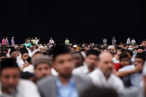 مغاربة يجندون الجزائريين لفائدة الأحمدية عبر الأنترنت