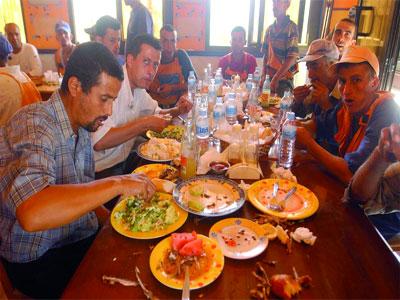 Tizi Ouzou, les menaces sanitaires pèsent en permanence sur la population                                    Conditions déplorables de transport et de stockage de marchandises