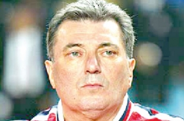 ش.قسنطينة: روجي لومير يصل اليوم إلى مطار قسنطينة وآلاف السنافر سيستقبلونه