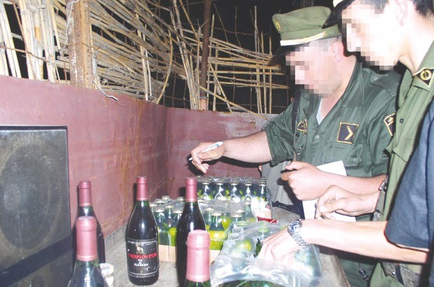 Saisie de 70 000 bouteilles de boissons alcoolisées
