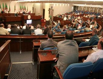 الحصانة تتحول إلى أداة للإهانة بالمدية