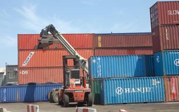 140 tonnes de médicaments pour le Ramadhan                                    DJAMEL OULD ABBÈS PROMET ENCORE